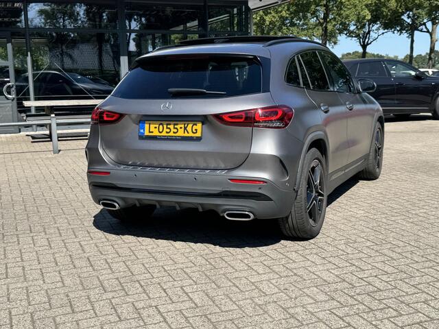 Mercedes-Benz GLA-KLASSE 180 Business Solution AMG Panoramadak/LED/Keyless/Widescreen