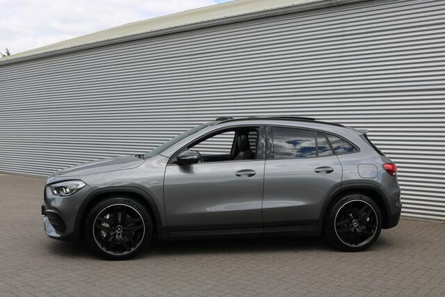 Mercedes-Benz GLA-KLASSE AMG 35 4MATIC AMG NightPakket 306PK (31.249Km Panodak Sportleder/Memory Carplay Burmester Widescreen M-Bux Full-Led 20InchAMG PrivacyGlass)