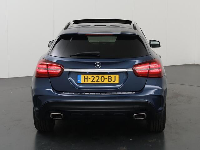Mercedes-Benz GLA-KLASSE 180 Business Solution AMG | Night | Panoramadak | Stoelverwarming | Navigatie |