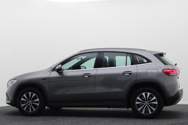 Mercedes-Benz GLA-KLASSE 250 e Business Solution Luxury Limited LED, Virtual Cockpit, Camera, Navigatie, Lane Assist, DAB