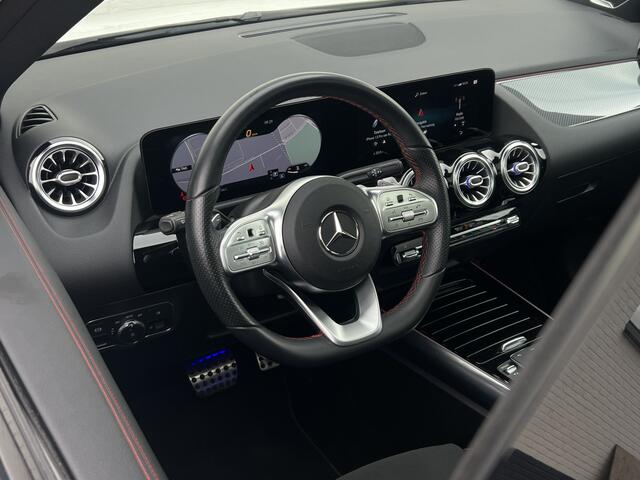 Mercedes-Benz GLA-KLASSE 200 AMG Line | Trekhaak | Pano | Burmester | Night Pakket