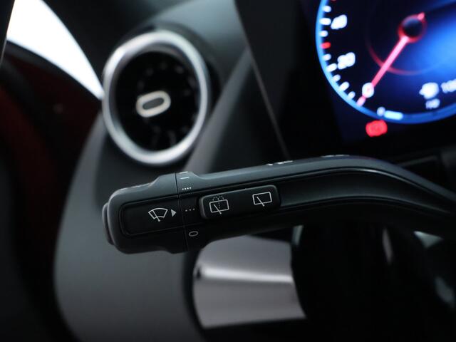 Mercedes-Benz GLA-KLASSE 250 e Business Solution Luxury Line Apple CarPlay | Nightpakket | Achteruitrijcamera | Trekhaak Inclusief 24 maanden MB Certified garantie voor Europa.