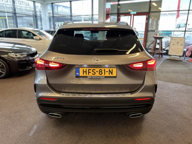 Mercedes-Benz GLA-KLASSE 250 e Star Edition AMG Line | Panoramadak | Facelift | Sfeerverlichting | Achteruitirijcamera | Adaptieve cruise control | Adaptief onderstel | Lane assist | Stoelverwarming | Apple carplay