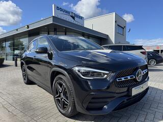 mercedes-benz-gla-klasse-250-e-amg-