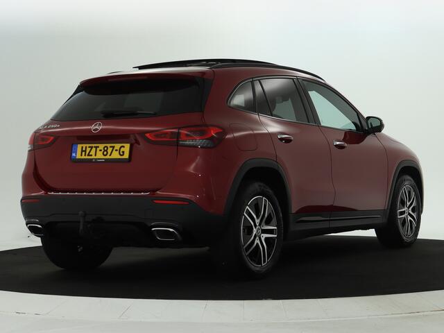 Mercedes-Benz GLA-KLASSE 250 e Plug-In Hybride | Panoramadak | Night Pakket | Trekhaak | 360° camera | Sfeerverlichting | Inclusief 24 maanden MB Certified garantie voor Europa.
