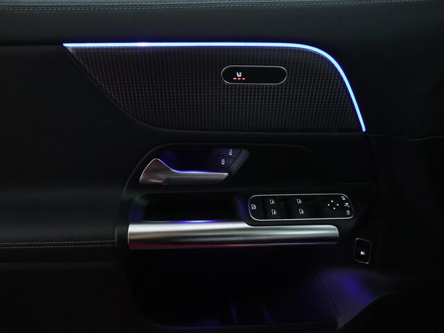 Mercedes-Benz GLA-KLASSE 250 e Plug-In Hybride | Panoramadak | Night Pakket | Trekhaak | 360° camera | Sfeerverlichting | Inclusief 24 maanden MB Certified garantie voor Europa.