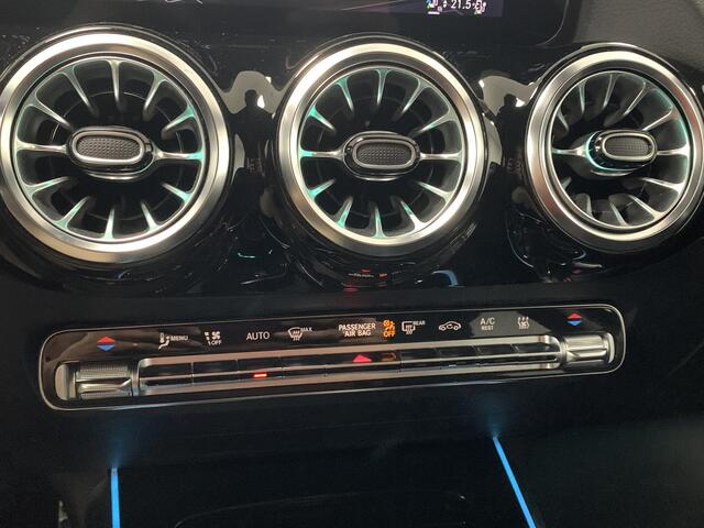 Mercedes-Benz GLA-KLASSE 250 e AMG Line PANORAMADAK | TREKHAAK | RONDOM ZICHT CAMERA | COMPLETE AUTO!