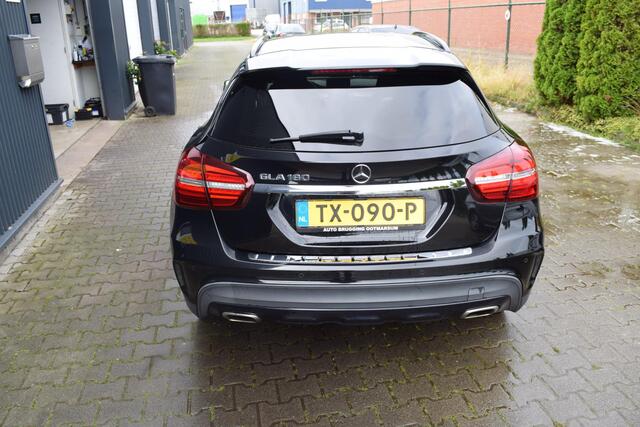 Mercedes-Benz GLA-KLASSE 180 Business Solution AMG