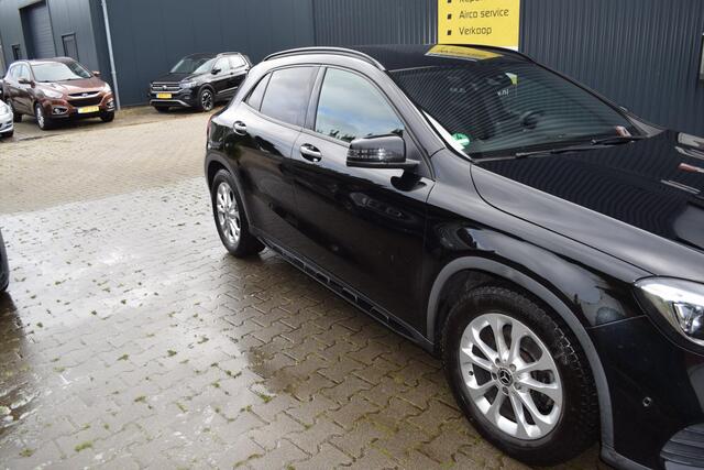 Mercedes-Benz GLA-KLASSE 180 Business Solution AMG