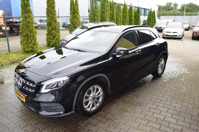 Mercedes-Benz GLA-KLASSE 180 Business Solution AMG