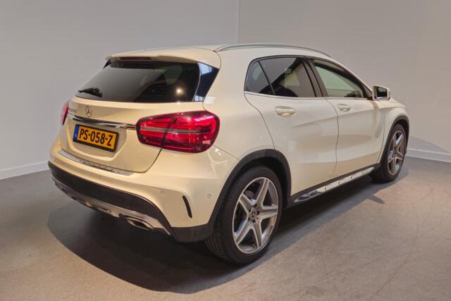 Mercedes-Benz GLA-KLASSE 180 Business Solution AMG style - Navi - 19" LM AMG Velgen - Achteruitrijcamera - Leder