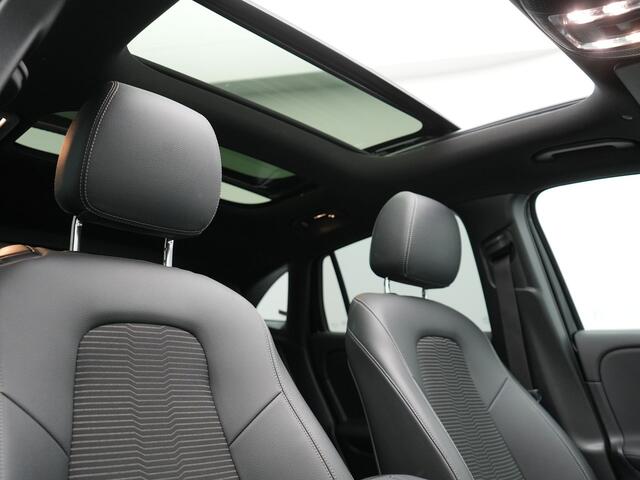 Mercedes-Benz GLA-KLASSE 250e Style Plug In Hybrid 218pk Dealer O.H PHEV | Panodak | Adaptive Cruise | Lederen Sportstoelen Verwarmd | Sfeerverlichting | Apple Carplay | Camera | Keyless | Blis | Navi | DAB |