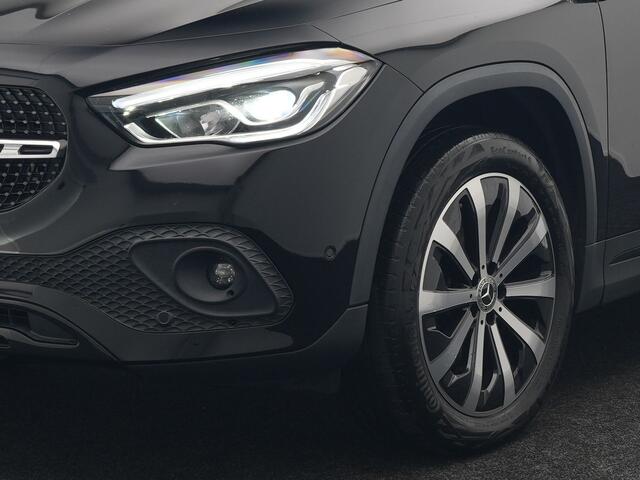 Mercedes-Benz GLA-KLASSE 250e Style Plug In Hybrid 218pk Dealer O.H PHEV | Panodak | Adaptive Cruise | Lederen Sportstoelen Verwarmd | Sfeerverlichting | Apple Carplay | Camera | Keyless | Blis | Navi | DAB |