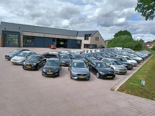 Mercedes-Benz GLA-KLASSE 180 Activity Edition | Navi | Camera | Afn. Trekhaak | Elektr. A. klep | Sportinterieur |