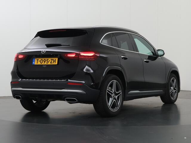 Mercedes-Benz GLA-KLASSE 180 AMG Line | Panoramadak | Burmester |Stoelverwarming | Widescreen | 19" lichtmetalen velgen |