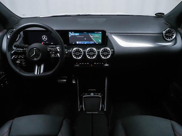 Mercedes-Benz GLA-KLASSE 250 e AMG Plug-In Hybride AMG Line | MultiBeam Koplampen | Dodehoekassist | 11 kW LAden | Stuur en Stoelverwarming. Inclusief 24 maanden Mercedes-Benz Certified garantie voor Europa.