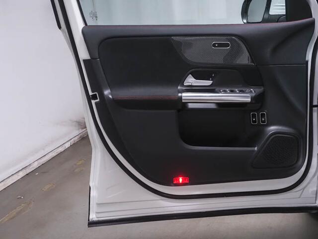 Mercedes-Benz GLA-KLASSE 250 e AMG Plug-In Hybride AMG Line | MultiBeam Koplampen | Dodehoekassist | 11 kW LAden | Stuur en Stoelverwarming. Inclusief 24 maanden Mercedes-Benz Certified garantie voor Europa.