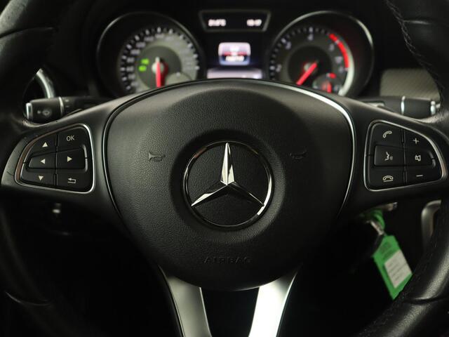 Mercedes-Benz GLA-KLASSE 180d Lease Edition Plus | Trekhaak | Xenon | Half leder | Navigatie | Cruise control | Park Assist | Airco | Bluetooth