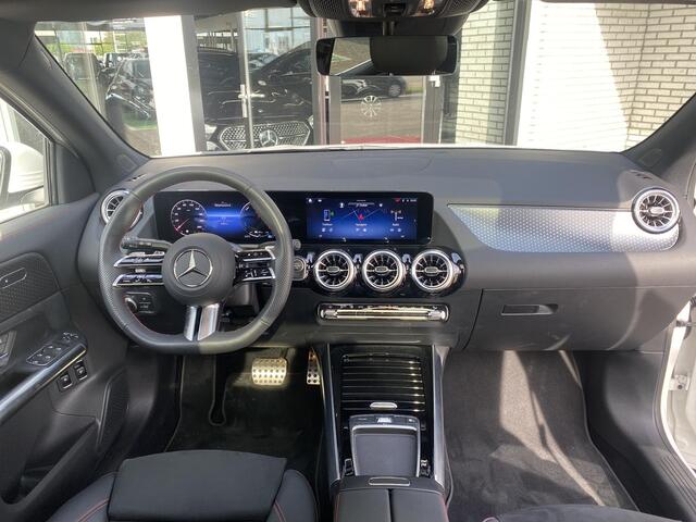 Mercedes-Benz GLA-KLASSE GLA 250 e AMG | Panoramadak