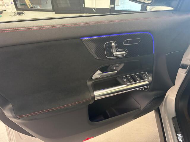 Mercedes-Benz GLA-KLASSE 250 e AMG Pano/Memory/Keyless go/Night/Ambilight/Widescreen