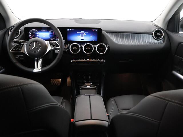 Mercedes-Benz GLA-KLASSE 250 e Luxury Line | Night pakket | 360 graden camera | Multibeam | Apple carplay |
