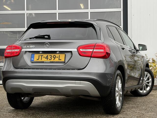 Mercedes-Benz GLA-KLASSE 180 Lease Edition Ambition 122pk | Bi-xenon koplampen | Bluetooth | Cruise control | Lichtmetalen velgen 17" | Navigatiesysteem full map | Parkeersensor voor en achter | Zeer nette auto!