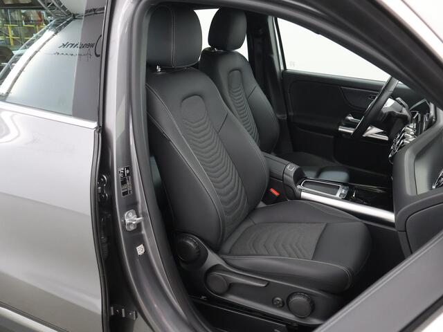 Mercedes-Benz GLA-KLASSE 250 e Business Solution Luxury | Winter pakket | Widescreen | Stoelverwarming |