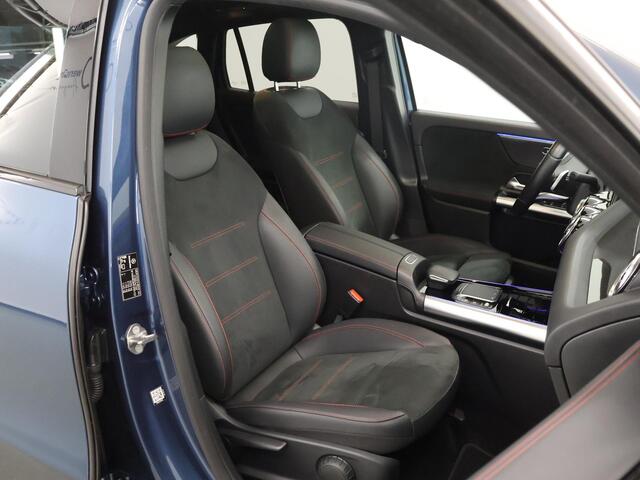 Mercedes-Benz GLA-KLASSE 250 e AMG Line | Night | Panoramadak | Sfeerverlichting | Parkeercamera | Apple carplay |