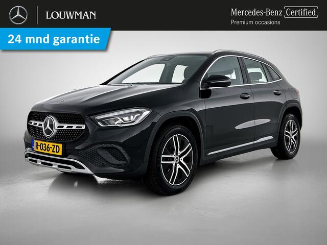 Mercedes-Benz GLA-KLASSE 200 Automaat Luxury Line | Trekhaak | Parkeer Pakket | Stoelverwarming | Spiegel pakket | High-performance led-koplampen | Inclusief 24 maanden Mercedes-Benz Certified garantie voor Europa.