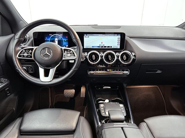 Mercedes-Benz GLA-KLASSE 200 Automaat Luxury Line | Trekhaak | Parkeer Pakket | Stoelverwarming | Spiegel pakket | High-performance led-koplampen | Inclusief 24 maanden Mercedes-Benz Certified garantie voor Europa.
