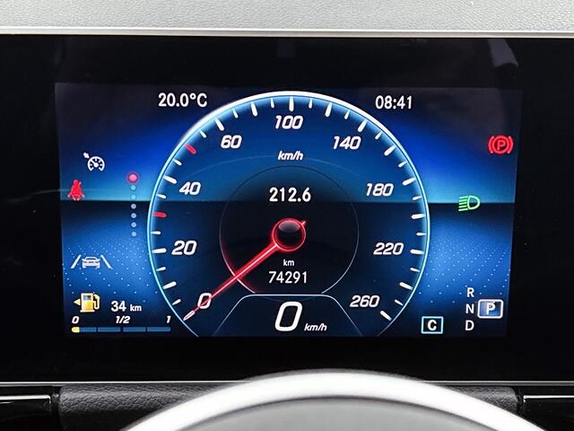 Mercedes-Benz GLA-KLASSE 200 Automaat Luxury Line | Trekhaak | Parkeer Pakket | Stoelverwarming | Spiegel pakket | High-performance led-koplampen | Inclusief 24 maanden Mercedes-Benz Certified garantie voor Europa.