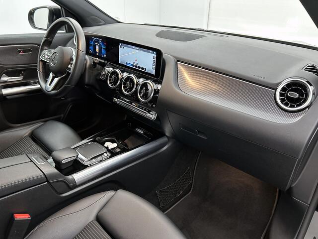 Mercedes-Benz GLA-KLASSE 200 Automaat Luxury Line | Trekhaak | Parkeer Pakket | Stoelverwarming | Spiegel pakket | High-performance led-koplampen | Inclusief 24 maanden Mercedes-Benz Certified garantie voor Europa.