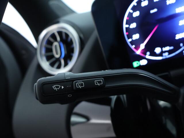 Mercedes-Benz GLA-KLASSE 250 e AMG Plug-In Hybride AMG Line | Dodehoek Assist | 11kW Laden | MiltiBeam Koplampen | Stuur en Stoelverwarming. Inclusief 24 maanden MB Certified garantie voor Europa.