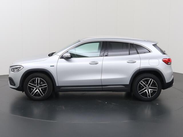 Mercedes-Benz GLA-KLASSE 250 e Progressive | Stoelverwarming | Widescreen | Sfeerverlichting | Achteruitrijcamera |