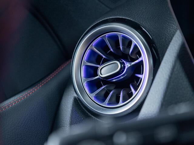 Mercedes-Benz GLA-KLASSE 250 e Business Solution AMG Panorama dak | Trekhaak