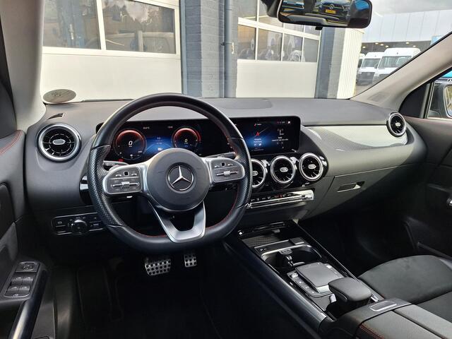 Mercedes-Benz GLA-KLASSE 250 e | AMG Line | Night pakket | Parkeersensoren rondom | Widescreen | Stoelverwarming voor | Easy Pack achterklep | LED verlichting