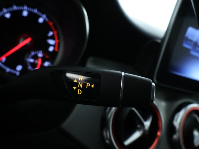 Mercedes-Benz GLA-KLASSE 180 Business Solution AMG | Achteruitrijcamera | Navigatie | Stoelverwarming | Klimaatregeling | Inclusief 24 maanden MB Certified garantie voor Europa.