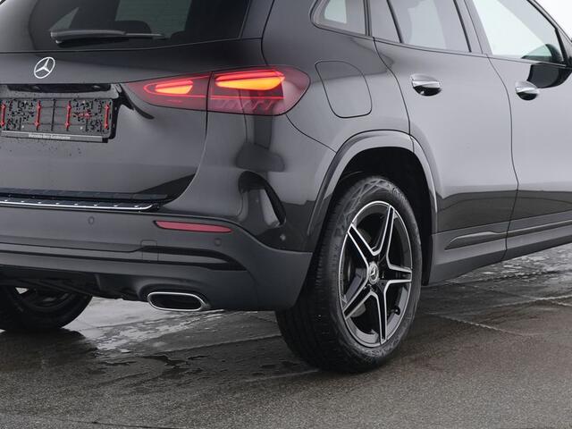 Mercedes-Benz GLA-KLASSE 250 e AMG Plug-In Hybride Trekhaak | AMG Line | Night Pakket | Dodehoek Assist | 11 kW Laden | Stuur en Stoelverwarming. Inclusief 24 maanden MB Certified garantie voor Europa.