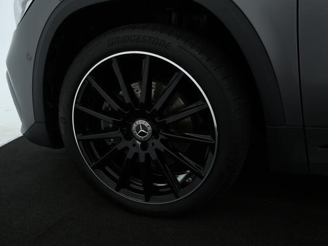 Mercedes-Benz GLA-KLASSE 250 e AMG Plug-In Hybride AMG Line | Night Pakket | 19 Inch AMG Velgen | Memory voorstoelen | Sfeerverlichting. Inclusief 24 maanden MB Certified garantie voor Europa.