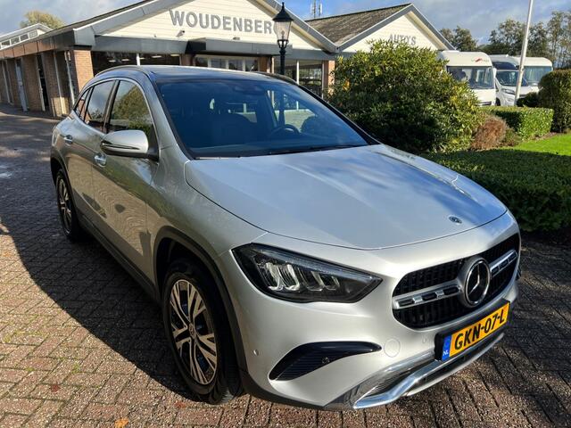 Mercedes-Benz GLA-KLASSE GLA 250e Pano dak, Distronic, Key-less go