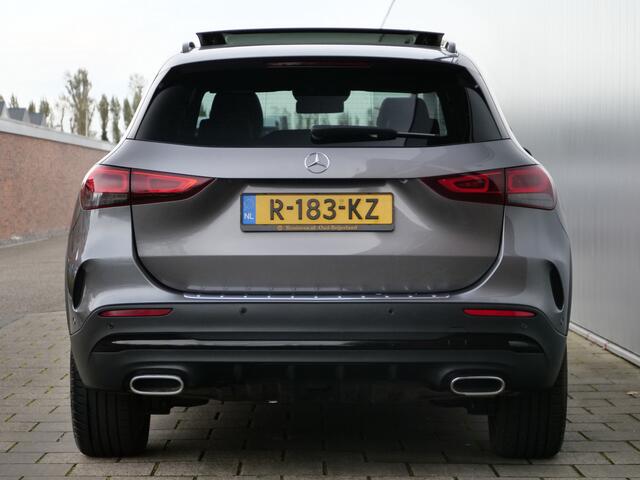 Mercedes-Benz GLA-KLASSE 250 e AMG Line Automaat Panoramadak / Sfeerverlichting / Stoelverwarming