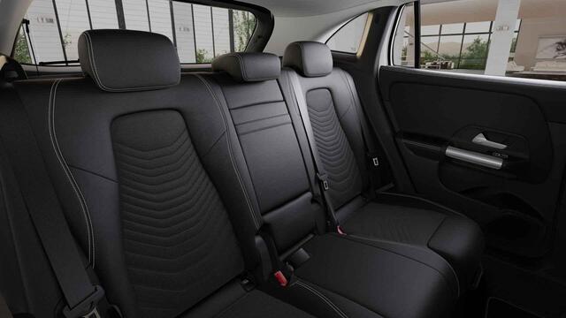 Mercedes-Benz GLA-KLASSE 250 e Luxury Line | Night pakket | Elektrisch wegklapbare trekhaak | Stoelverwarming | Winter pakket |