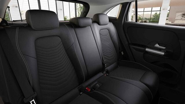 Mercedes-Benz GLA-KLASSE 250 e Luxury Line | Elektrisch wegklapbare trekhaak | Stoelverwarming | Winter pakket |