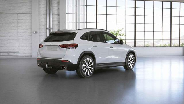 Mercedes-Benz GLA-KLASSE 250 e Luxury Line | Trekhaak | Stoelverwarming |