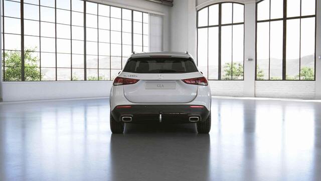 Mercedes-Benz GLA-KLASSE 250 e Luxury Line | Trekhaak | Stoelverwarming |