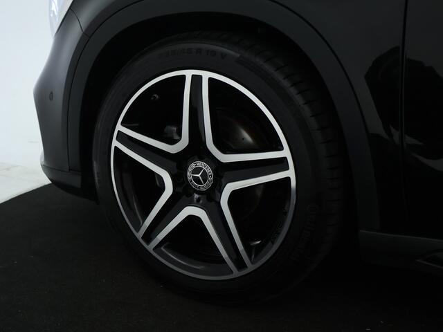 Mercedes-Benz GLA-KLASSE 180 Business Solution AMG | Cruise Control | AMG Line | Stoelverwarming
