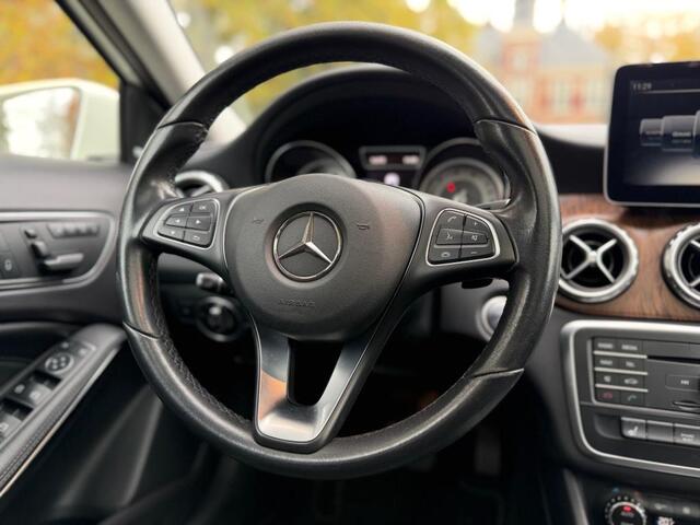 Mercedes-Benz GLA-KLASSE 250 Ambition | Pano | Memory | NWE Service & APK |