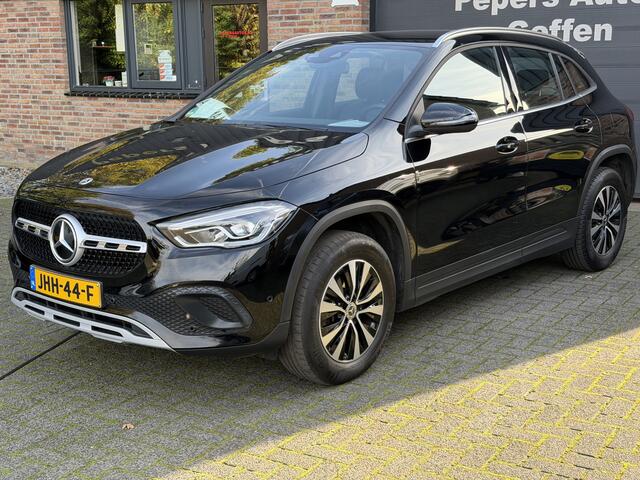 Mercedes-Benz GLA-KLASSE 250 e AMG Line Plug in Hybrid 1e eigenaar Camera stoelverwarming Incl btw .