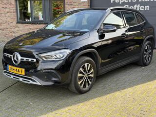 mercedes-benz-gla-klasse-250-e-amg-