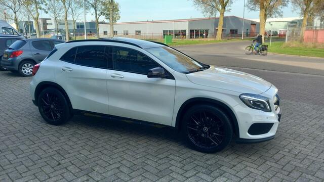 Mercedes-Benz GLA-KLASSE 180Ambition AMG line